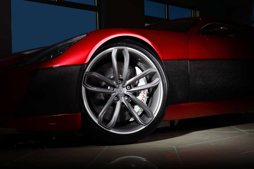 rimac_one_concept_teaser_02-4e6d505427d47.jpg