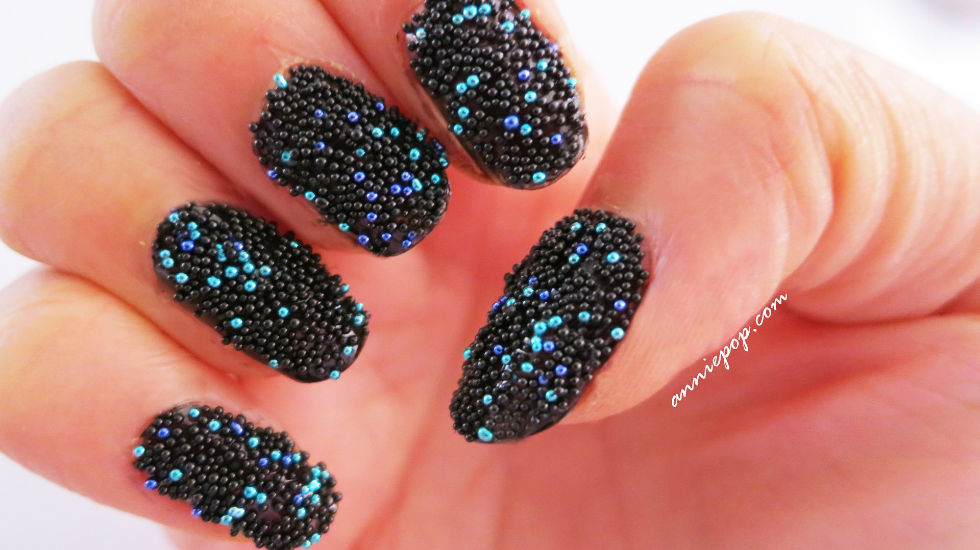 Caviar nails using microbeads